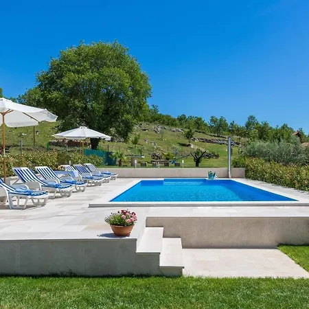 Stone House Rita With Pool Semesterbostad