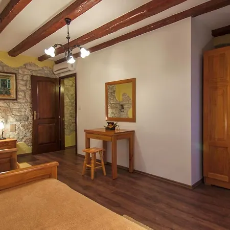 Stone House Rita With Pool Будинок відпочинку