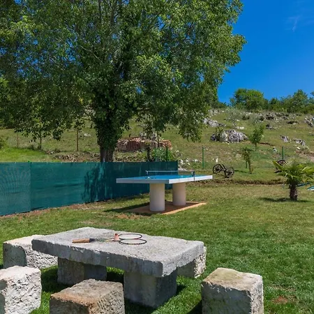 Feriehus Stone House Rita With Pool Poreč