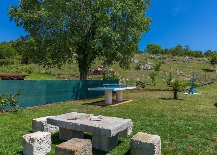 Feriehus Stone House Rita With Pool Poreč